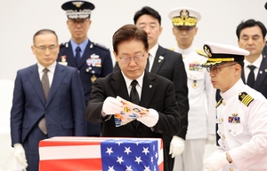 President Lee calls joint Korean War remains repatriation ‘testament’ to S. Korea-U.S. alliance President Lee calls joint Korean War remains repatriation 'testament' to S. Korea-U.S. alliance