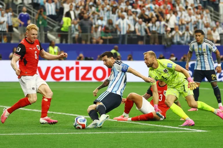 Messi Breaks World Cup Record as Argentina Beat Austria VAVEL logo