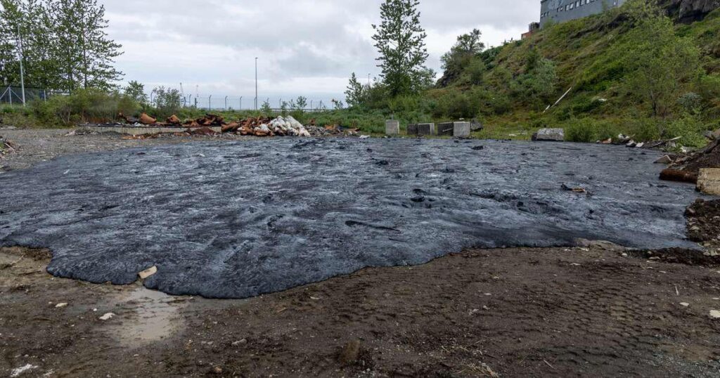 Considerable pollution at Sævarhöfði - RÚV.is