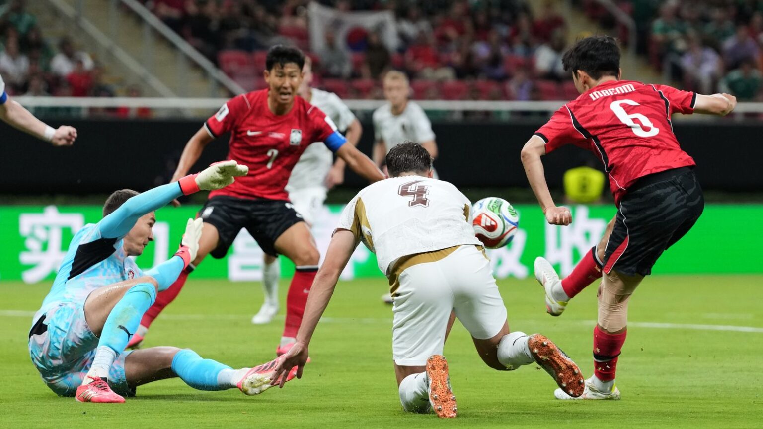 World Cup 2026: South Korea 2-1 Czech Republic – In-Beom Hwang inspires comeback win after Ladislav Krejci goal | Football News South Korea's Hwang In-Beom, right, scores his team's first goal of the World Cup against Czech Republic