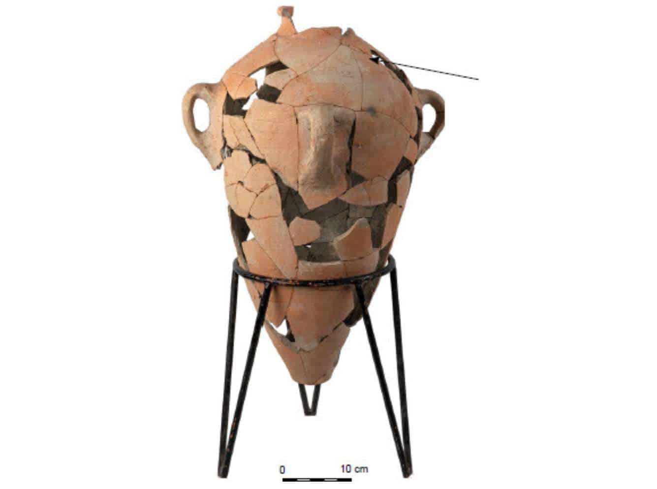 The jar with the hieratic inscription
