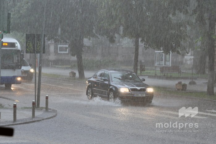 Heavy showers forecast all over Moldova; National Crisis Management Center orders measures to prevent flooding Heavy showers forecast all over Moldova; National Crisis Management Center orders measures to prevent flooding