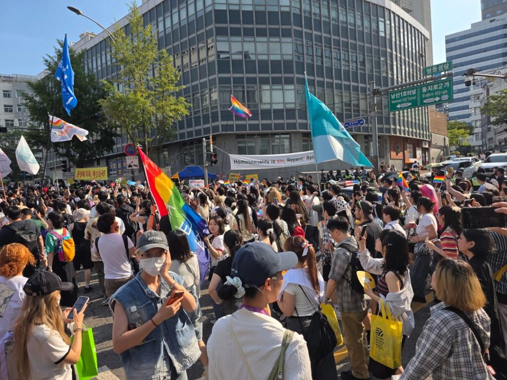 Seoul Queer Culture Festival & Christians downtown today Seoul Queer Culture Festival & Christians downtown today