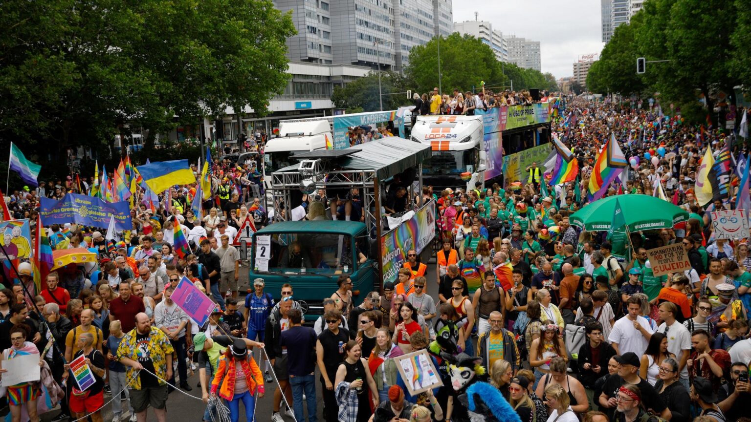48th parade - "Attitude is hot": Hundreds of thousands expected at the CSD demonstration in Berlin