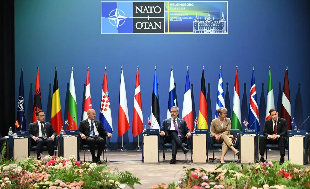 Turkish FM Hakan Fidan (C), Spanish Minister of Foreign Affairs Jose Manuel Albares Bueno (L), UK Foreign Secretary Yvette Cooper (2nd R), and US Secretary of State Marco Rubio (R) attend the North Atlantic Council Foreign Ministers Session during the NATO Foreign Ministers Meeting in Helsingborg, Sweden, May 22, 2026. (AA Photo)