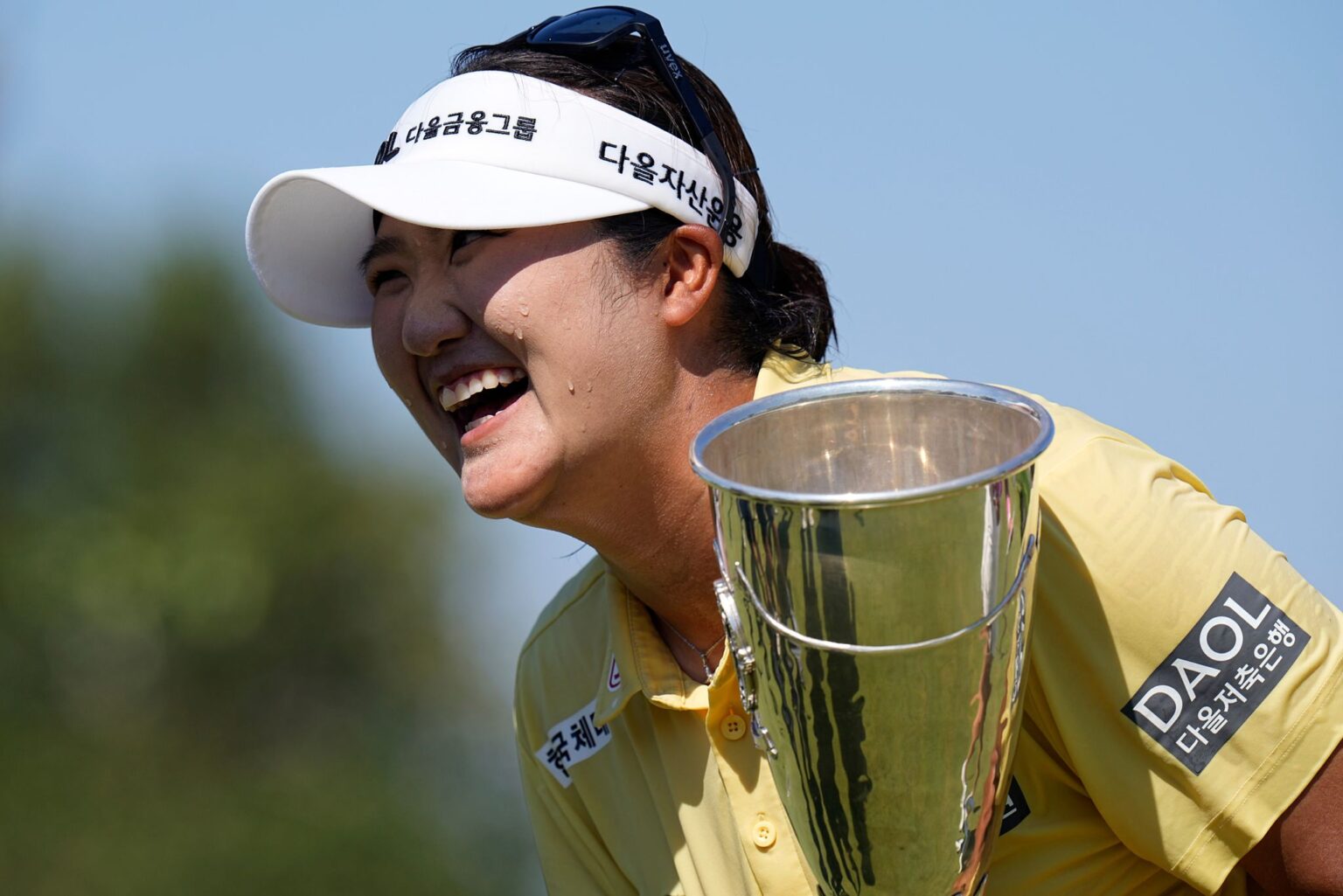 Haeran Ryu beats Brooke Henderson in playoff to win Evian Championship for 2nd straight major title Haeran Ryu beats Brooke Henderson in playoff to win Evian Championship for 2nd straight major title
