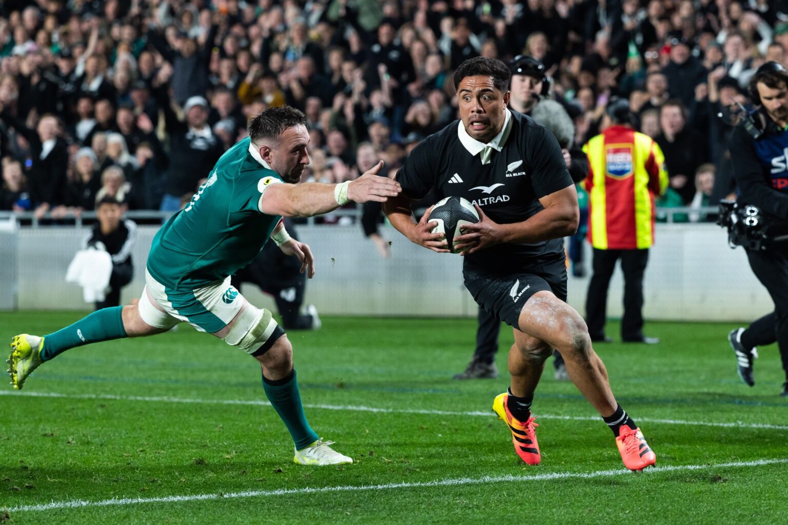 New Zealand beats Ireland 40-21 to stay unbeaten in the Nations Championship New Zealand beats Ireland 40-21 to stay unbeaten in the Nations Championship