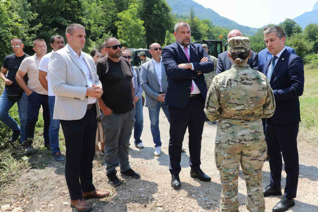 Members of the Engineering Company of the Army of Montenegro in the village of Konjuhe are carrying out work on breaking through the local road