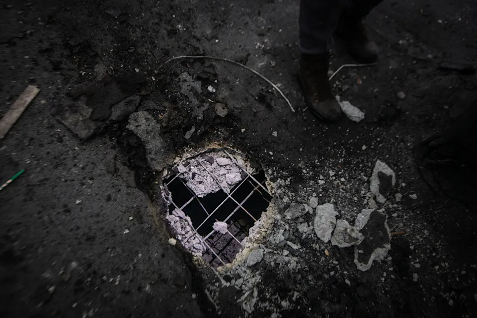 FILE PHOTO - Hole in the roof of a residential building in Sumy after being hit by a Russian drone. (is associated with: «Civilians killed on both sides as Ukraine, Russia trade fresh attacks») Francisco Richart/ZUMA Press Wire/dpa