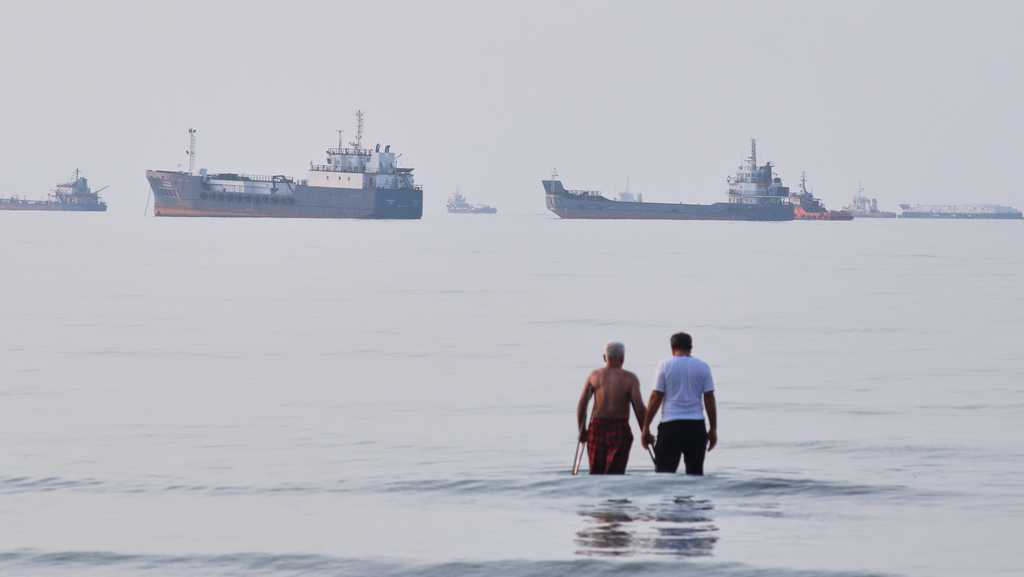 Why it’s so difficult for the US to fully reopen the Strait of Hormuz Why it's so difficult for the US to fully reopen the Strait of Hormuz
