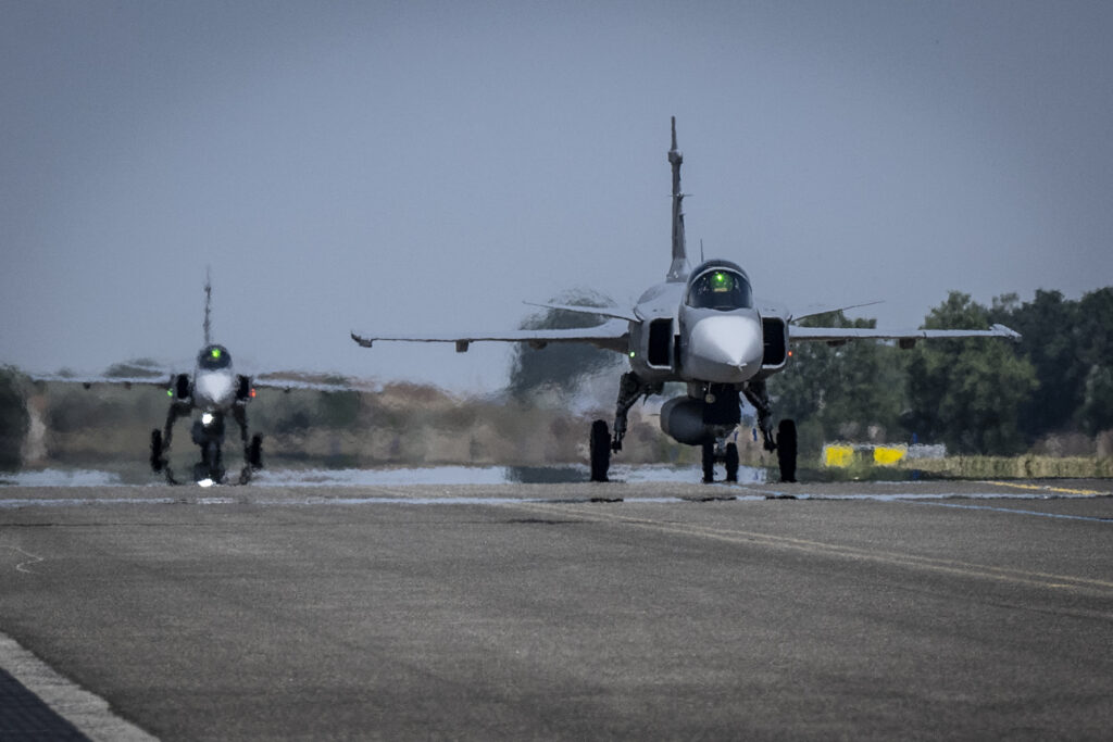 Saab delivers final Gripens to Hungary, signs Ukraine deal APDR