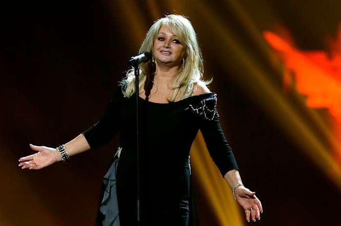 Catherine Zeta-Jones, Rod Stewart, Bryan Adams and more mourn the death of Bonnie Tyler Catherine Zeta-Jones, Rod Stewart, Bryan Adams and more mourn the death of Bonnie Tyler