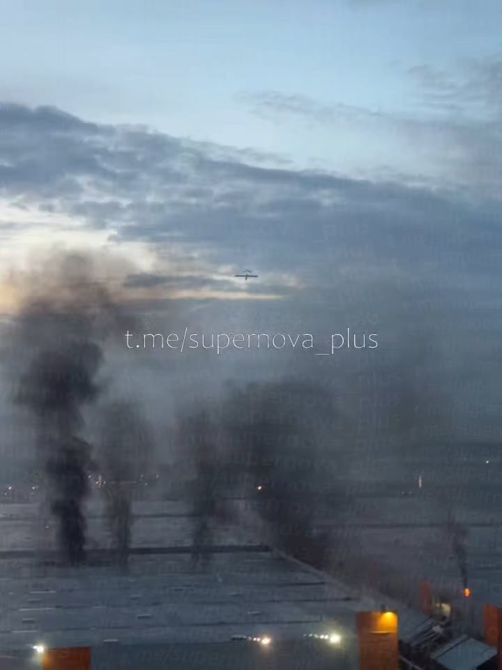 A short compilation from the same spot showing Ukrainian drones hitting one of the warehouses in St. Petersburg this morning - Bytes Europe