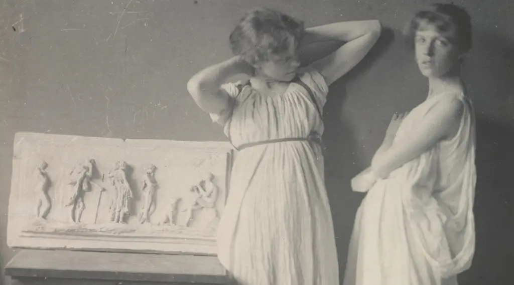 How Ancient Greece Continues To Influence Fashion Today How Ancient Greece Continues To Influence Fashion Today