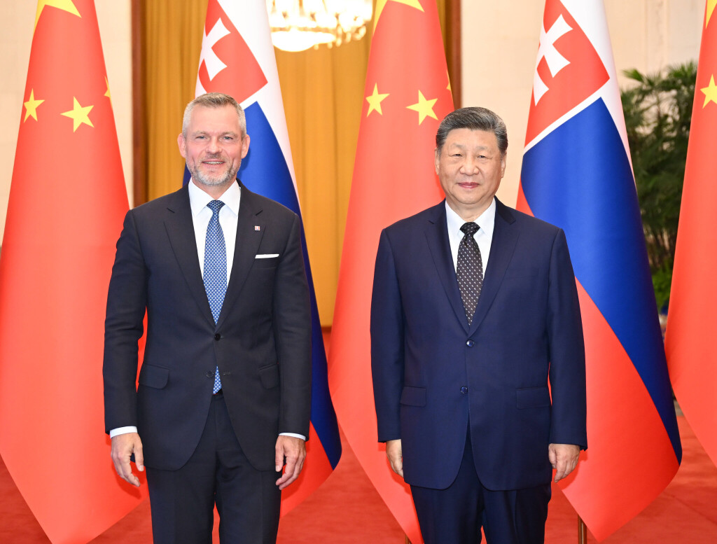 28.07.2026 Xi Jinping und Slowakeis Amtskollege Peter Pellegrini treffen sich in der Großen Halle der Volkes in Peking.