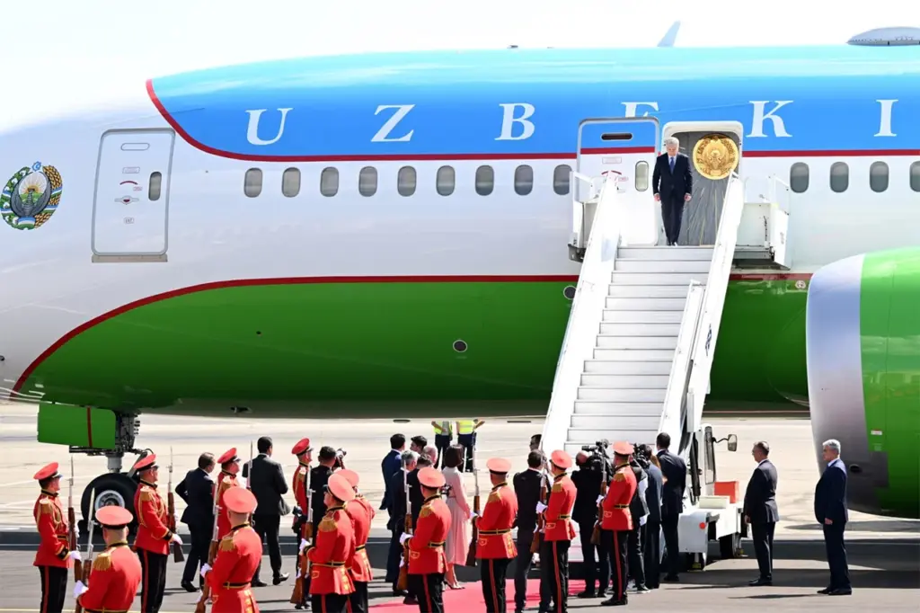 President of Uzbekistan Arrives in Georgia on State Visit — UzDaily.uz President of Uzbekistan Arrives in Georgia on State Visit — UzDaily.uz