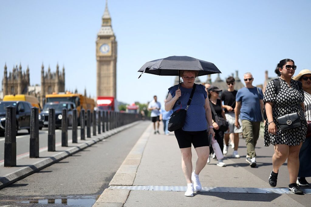 UK Third Heatwave Over: Climate Change Drove 42% of Summer’s 2,700 Deaths UK Third Heatwave Over: Climate Change Drove 42% of Summer's 2,700 Deaths
