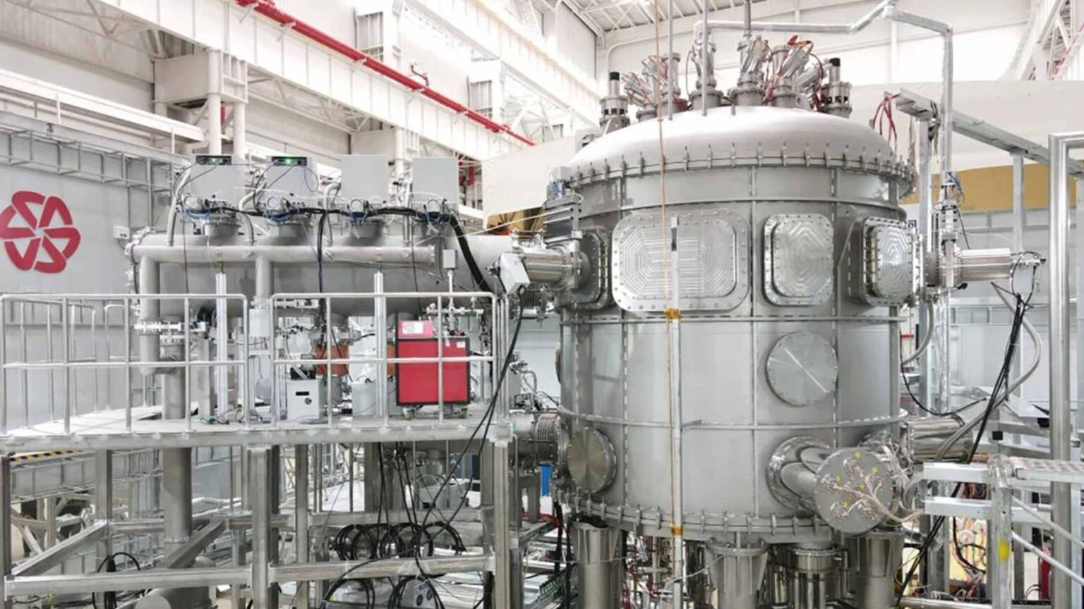 Chinese artificial intelligence cracked a control problem that has blocked nuclear fusion for decades, and the breakthrough did not come from physicists A digital simulation of a tokamak plasma reactor being analyzed on a computer monitor by an AI software platform.