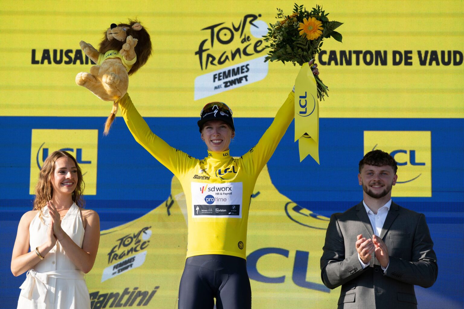 Lorena Wiebes wins opening stage of Women's Tour de France