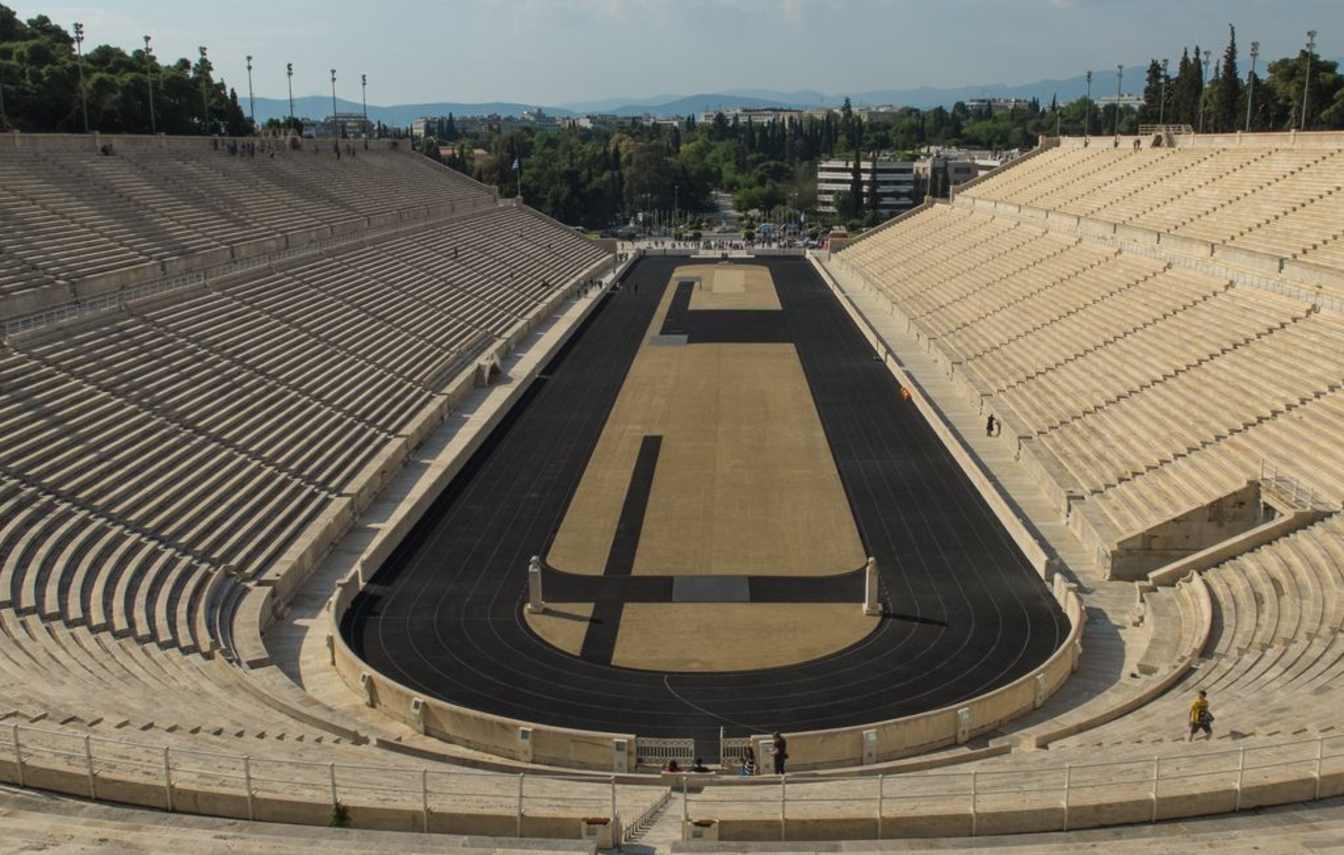 Kalimarmaro is regaining its distinctive glow. Alongside the cleaning of all 47 rows of stands, the athletics track is being replaced to prepare the stadium for the return of major track and field events.