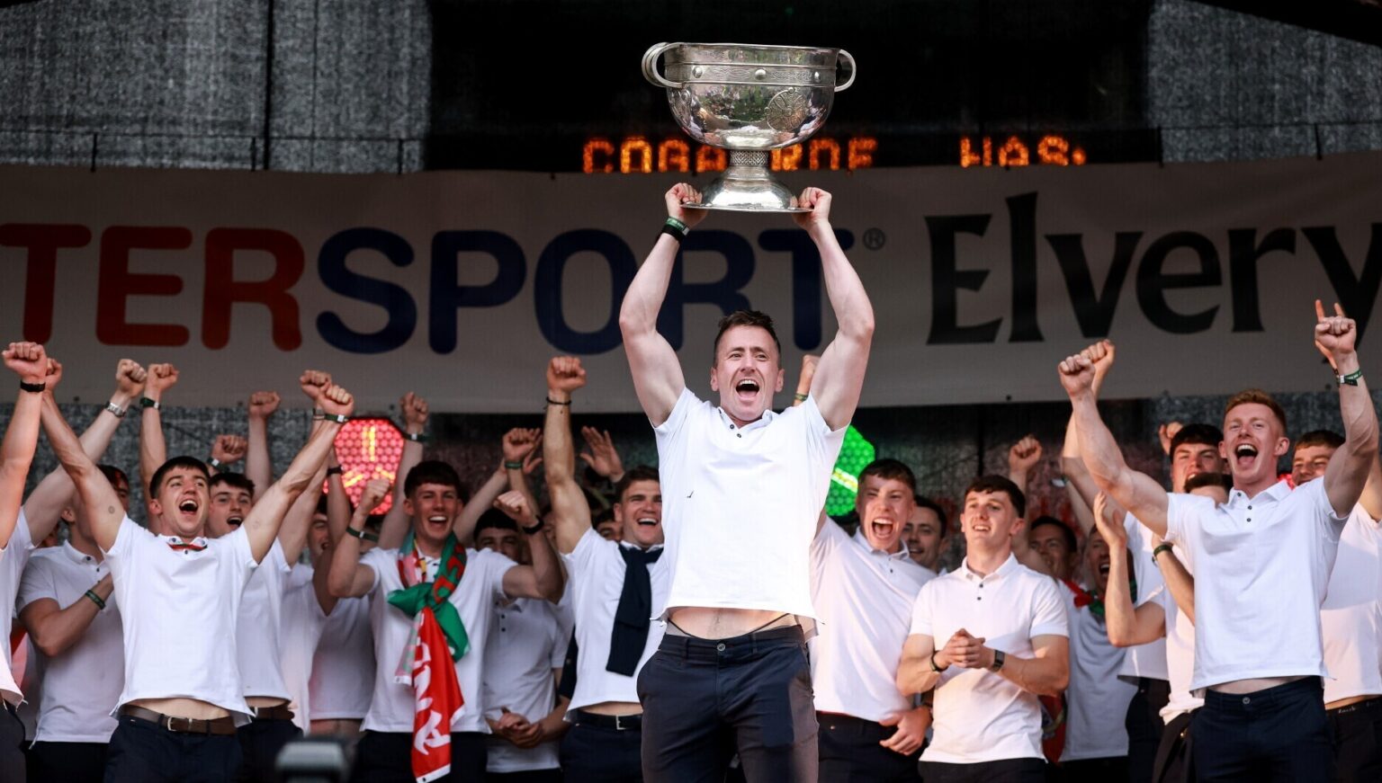 Rule change means Mayo stalwarts O’Connor and Coen among those to receive All-Ireland medals Mayo's Cillian O'Connor lifts the Sam Maguire Cup. Pic: James Crombie/Inpho
