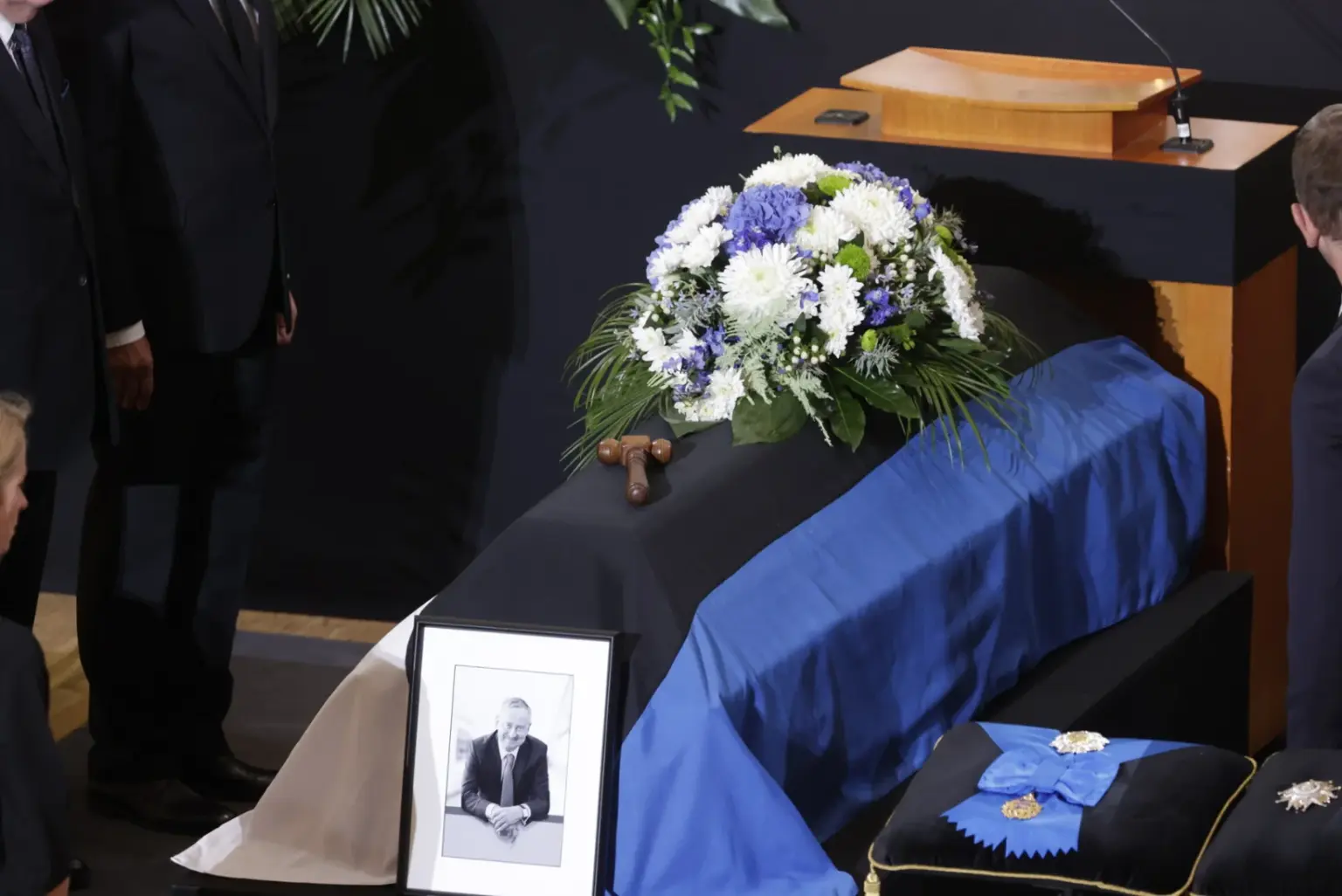 Estonia bids farewell to Siim Kallas with state honours Silere Non Possum