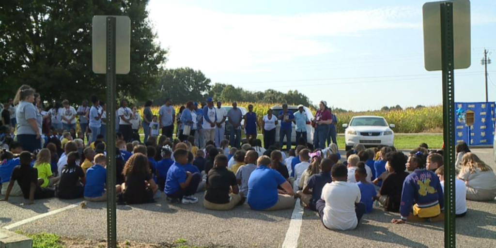 Denmark West Alumni Association hands out backpacks, unveils Blessing Box food pantry Denmark West Alumni Association hands out backpacks, unveils Blessing Box food pantry