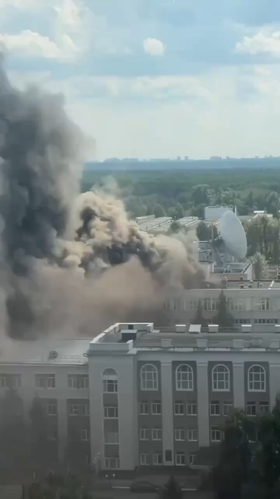 One of the buildings at Roscosmos’ main research institute, TsNIIMash, is on fire in Korolyov, Moscow region. The institute is central to Russia’s space program and aerospace research One of the buildings at Roscosmos' main research institute, TsNIIMash, is on fire in Korolyov, Moscow region. The institute is central to Russia's space program and aerospace research