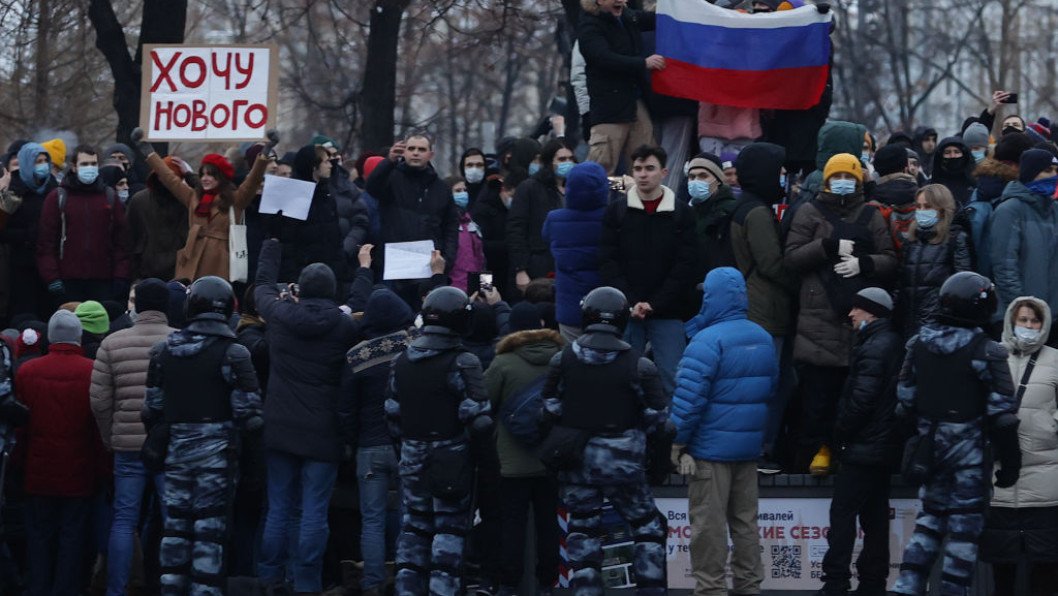 Russia Passes Bill Blocking Exiled Dissidents From Banking, Property, and Passports