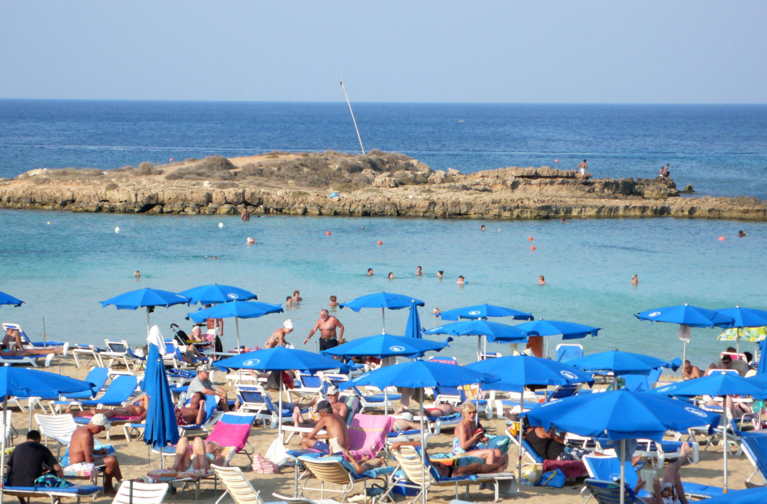 ‘Beachfluencer’ campaign urges beachgoers to clean up cover ‘Beachfluencer’ campaign urges beachgoers to clean up