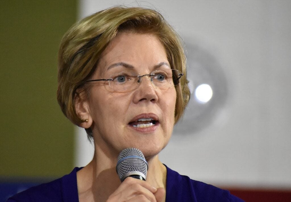 Elizabeth Warren Probes ‘Cartoonish Corruption’ After Accusing Belgium Diamond Industry of Gifting Trump a Diamond-Encrusted Ring Elizabeth Warren Probes 'Cartoonish Corruption' After Accusing Belgium Diamond Industry of Gifting Trump a Diamond-Encrusted Ring