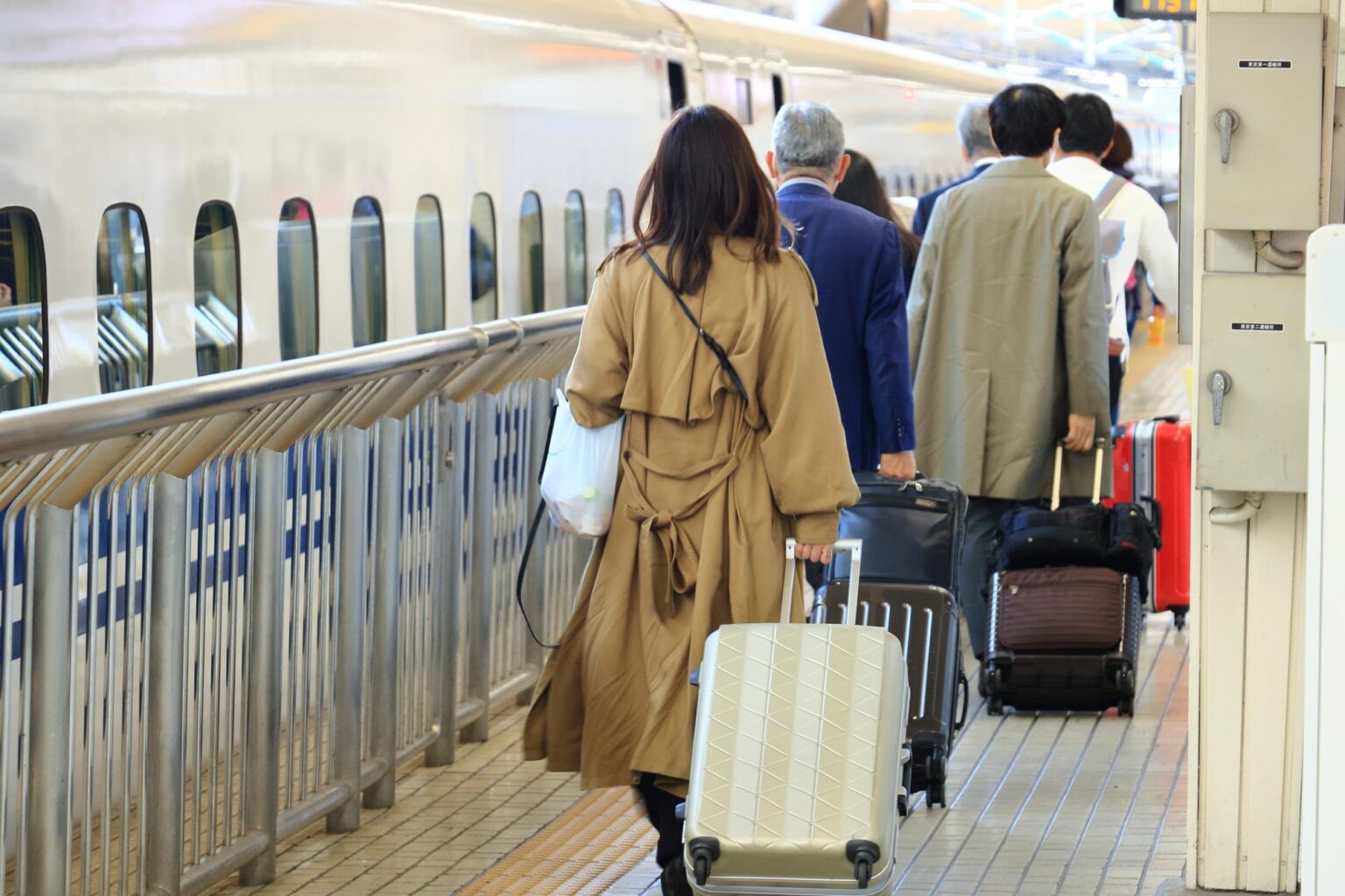 “Foul-Smelling Men”: Demand for Women-Only Shinkansen Seats in Japan Goes Viral