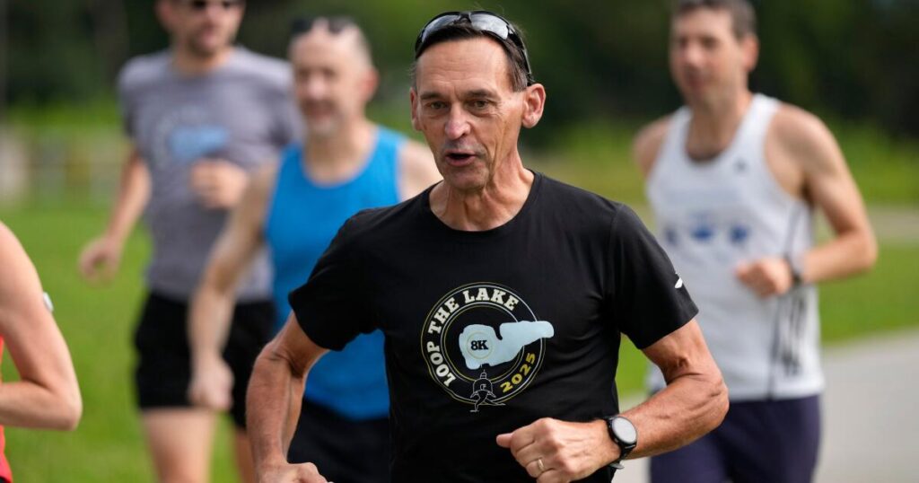 The warming climate is forcing marathons to consider changes to keep runners cool The warming climate is forcing marathons to consider changes to keep runners cool