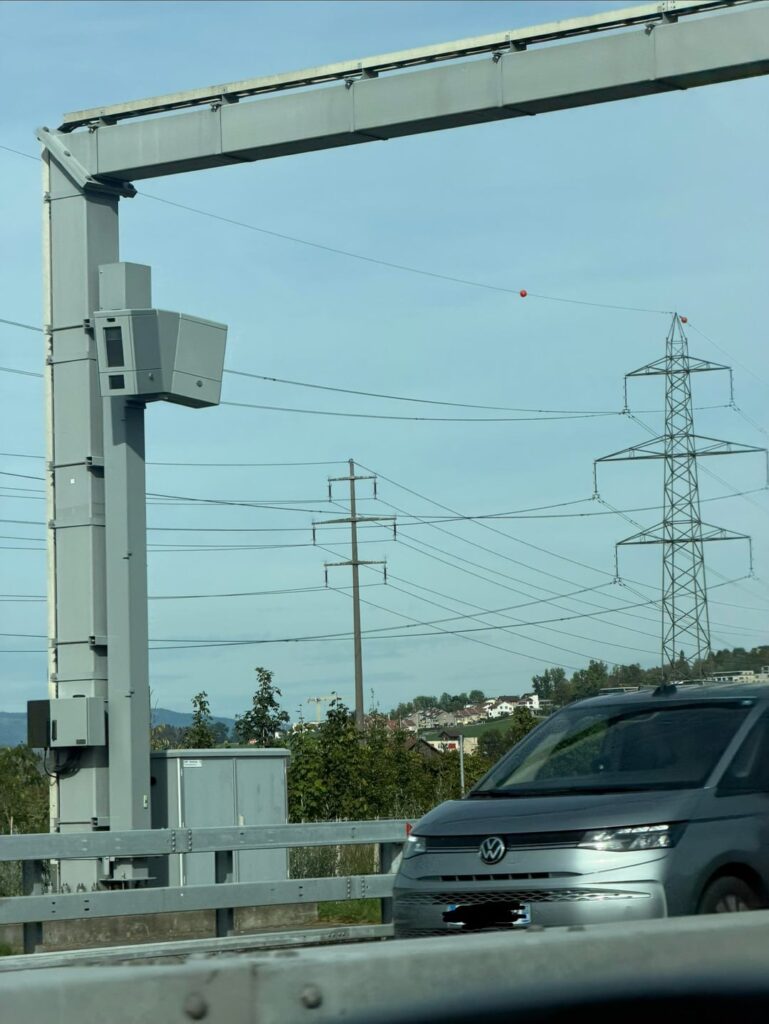 Is this an section control or a tailgating camera? Is this an section control or a tailgating camera?
