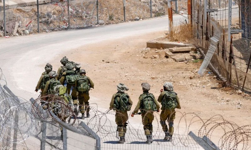 Israeli troops raid homes near UN post in southern Syria Israeli troops raid homes near UN post in southern Syria