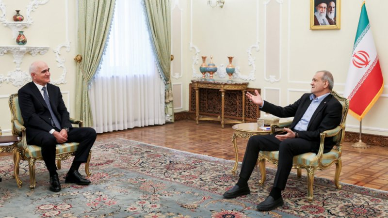 Pezeshkian: Expanding Iran-Azerbaijan rail, air links key to strengthening ties Pezeshkian: Expanding Iran-Azerbaijan rail, air links key to strengthening ties