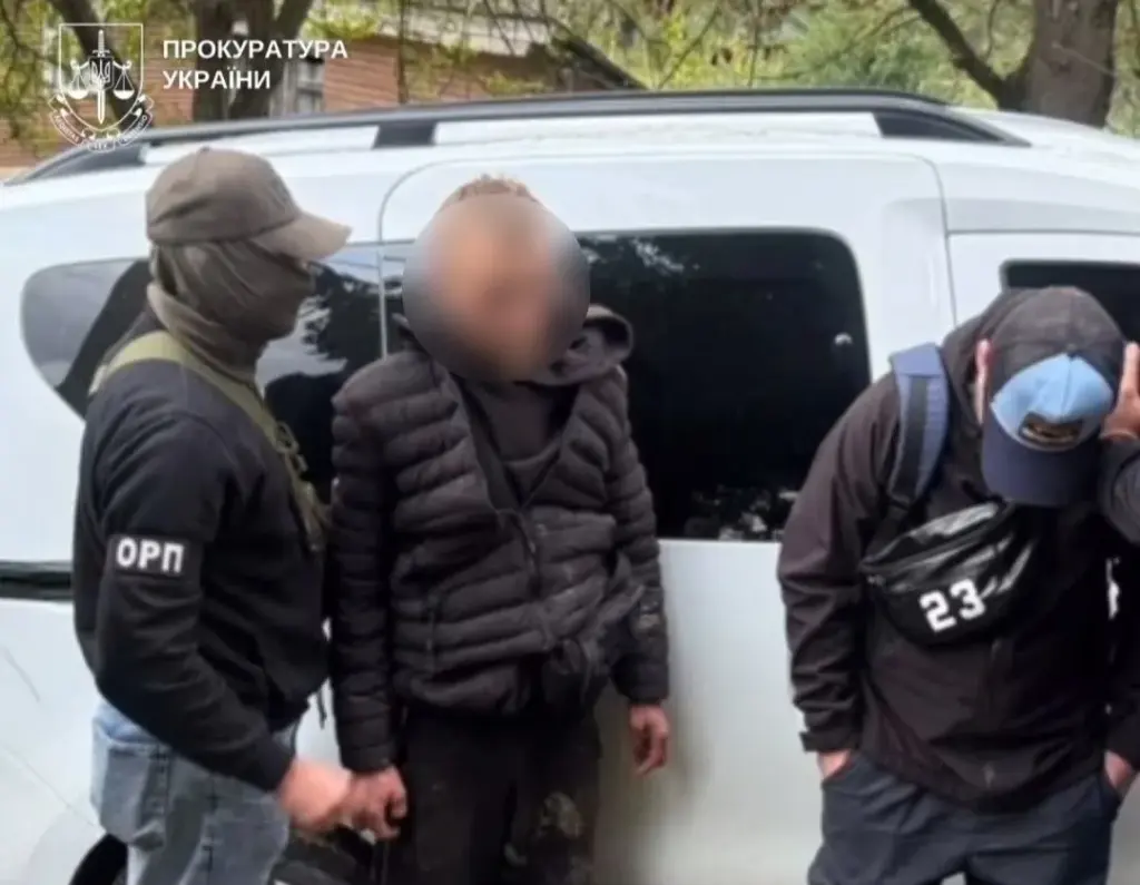 The fugitive tried to escape to Romania in a plastic barrel The fugitive tried to flee to Romania in a plastic barrel