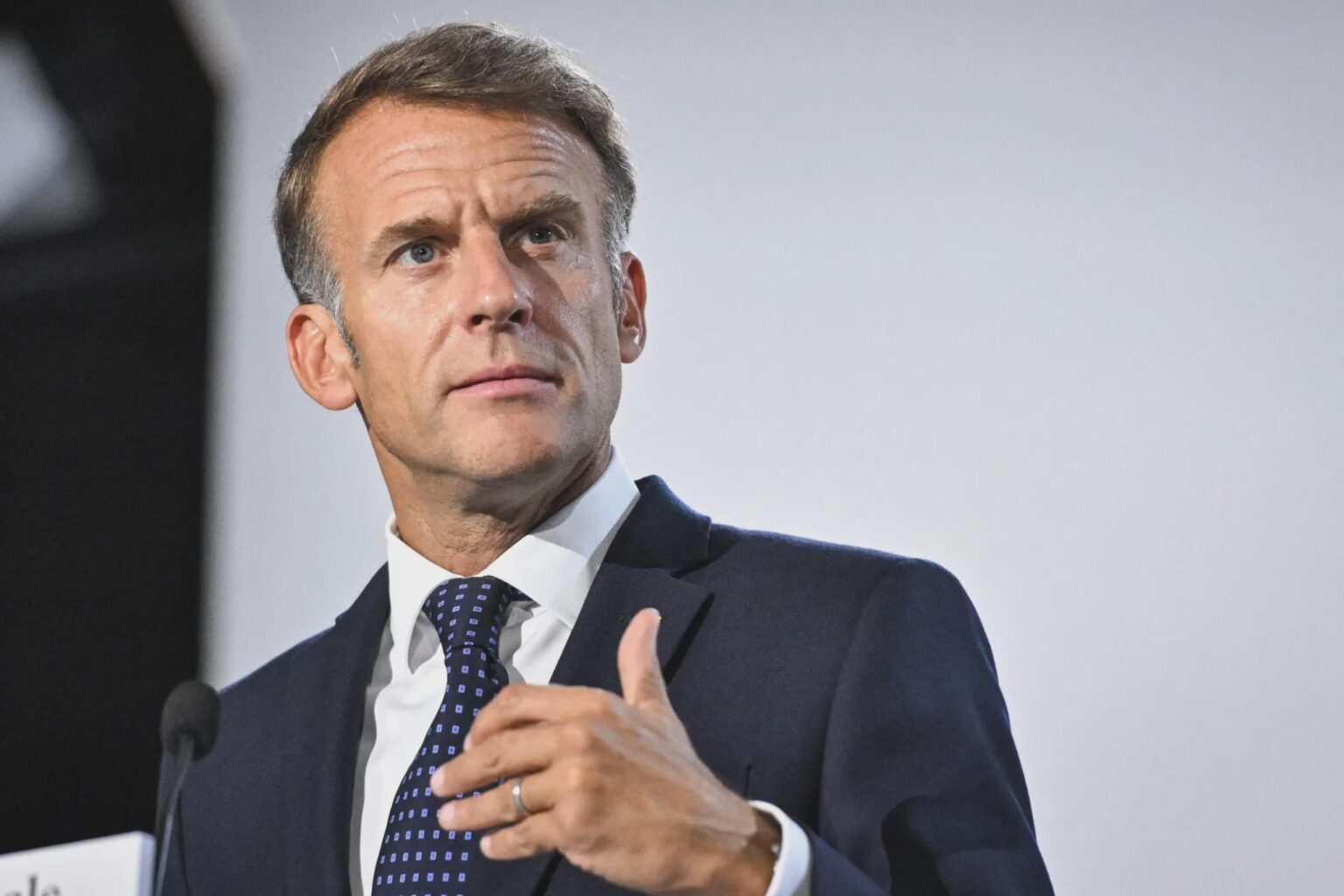 Macron assures that with the agreement negotiated with the EU Andorra will be able to maintain the immigration quotas including EU citizens