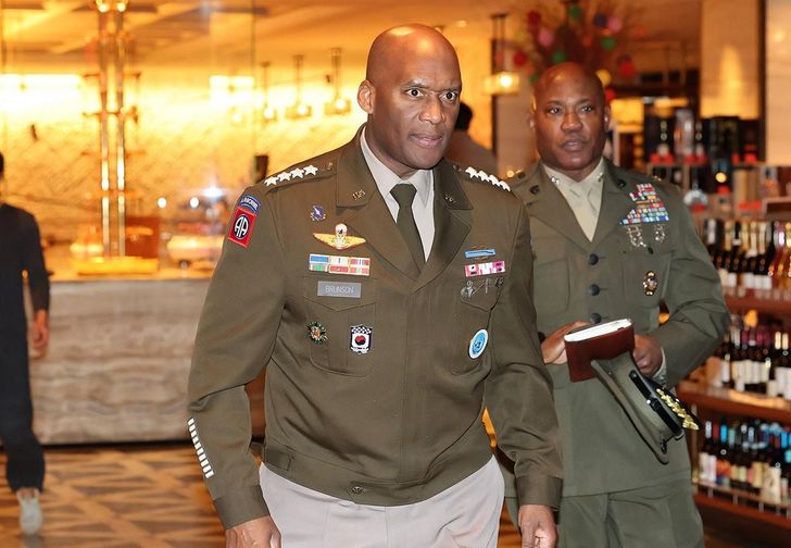 Gen. Xavier Brunson, commander of the U.S. Forces Korea, leaves a gathering with Foreign Minister Cho Hyun and U.S. Under Secretary of Defense for Policy Elbridge Colby, Seoul, Jan. 26. Yonhap