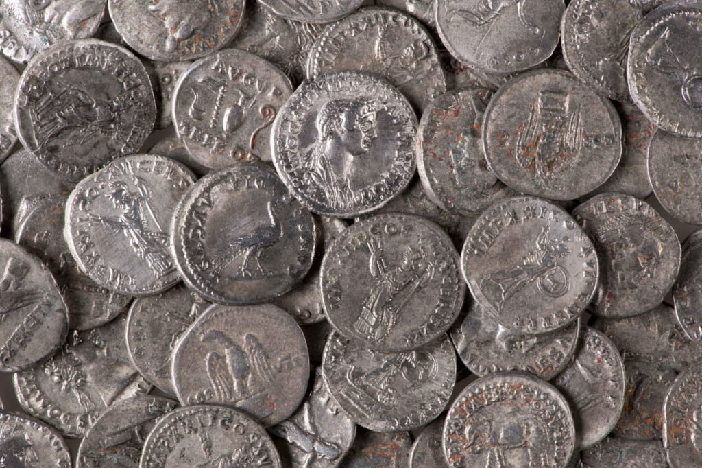 934 Roman silver coins found in Germany form largest Hadrianic hoard in the country