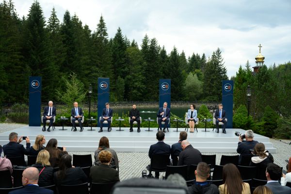 Zelenskyy welcomes leaders for first “Carpathian Eight” summit Zelenskyy welcomes leaders for first "Carpathian Eight" summit