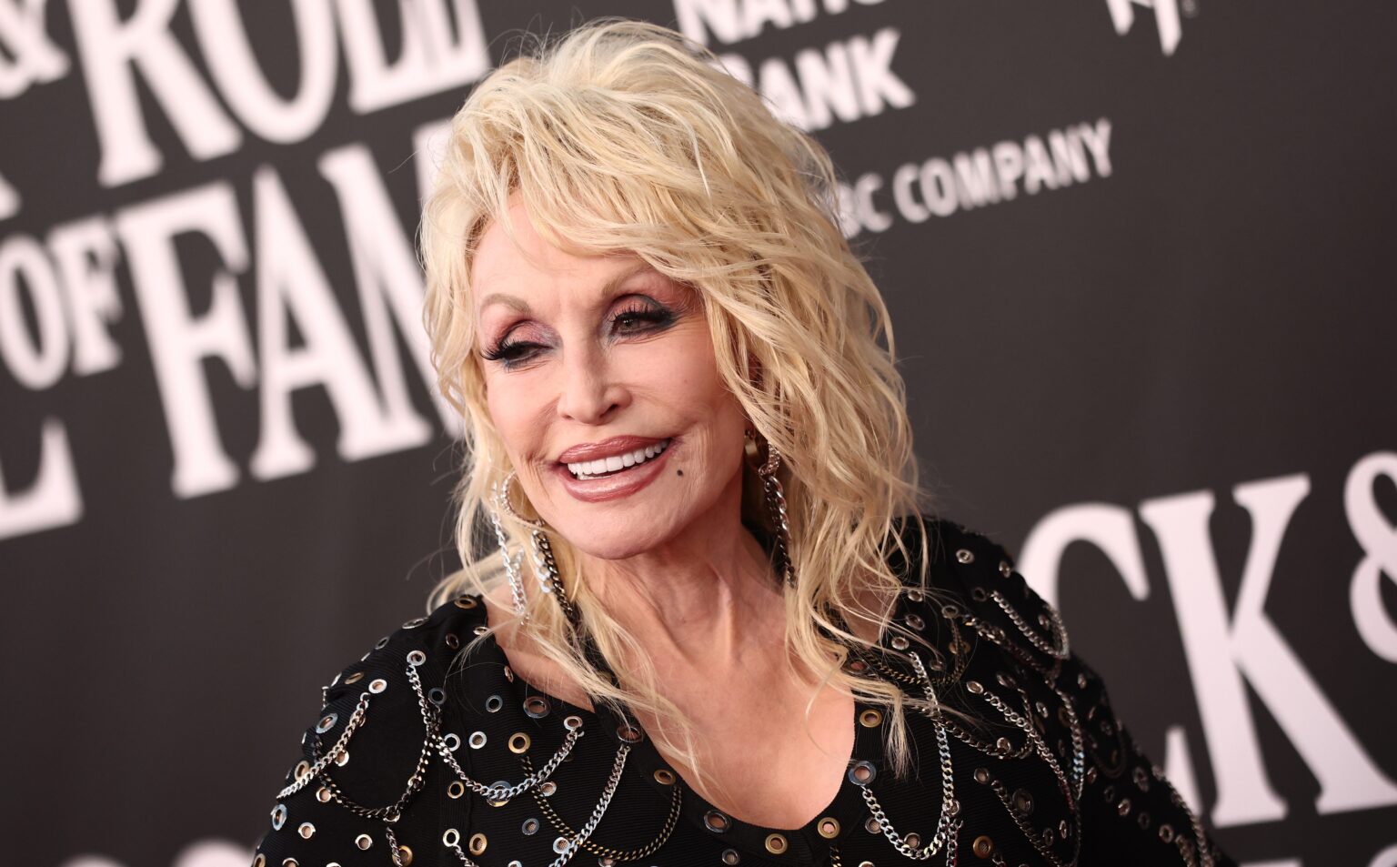 Dolly Parton sought cancer treatment in Germany: report Dolly Parton sought cancer treatment in Germany: report