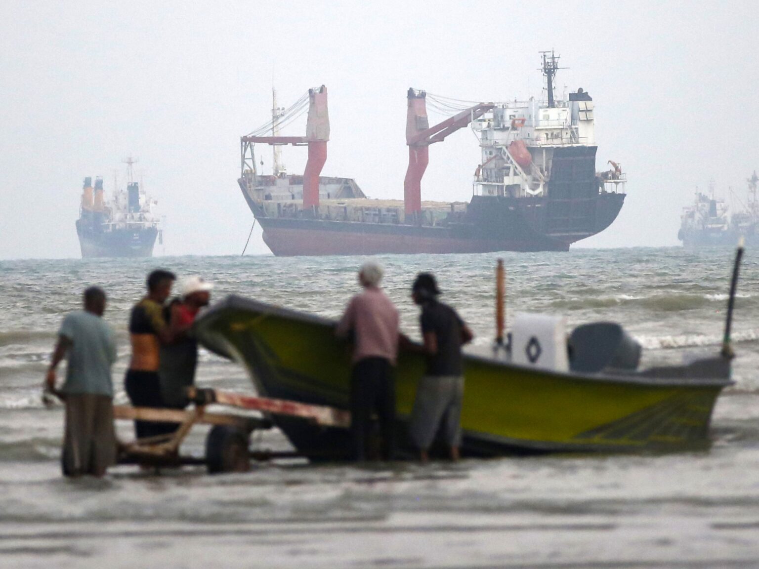 Temporary Hormuz solution deferred as Iran-Arab summit falls through | GCC Temporary Hormuz solution deferred as Iran-Arab summit falls through | GCC