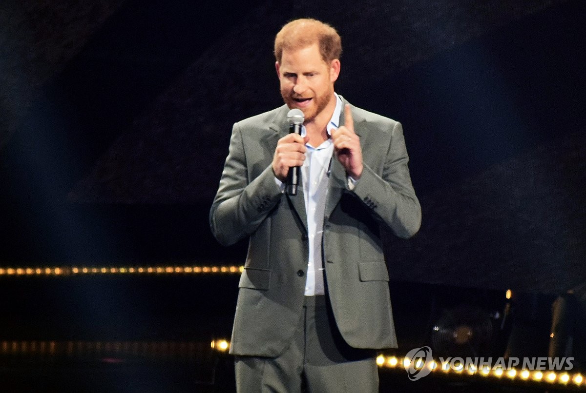 Britain's Prince Harry, Duke of Sussex, speaks at the opening ceremony of the 2023 Invictus Games held in Germany on Sept. 10, 2023. (Pool photo) (Yonhap)