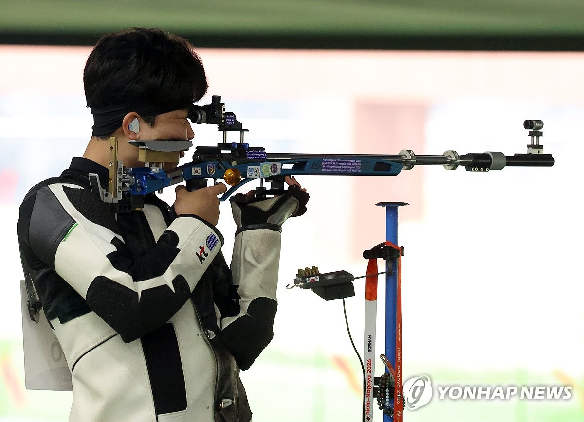 Joung Seung-woo of South Korea competes in the individual qualification for the men's 50-meter rifle 3 positions event at the Asian Games at Aichi Prefectural General Shooting Gallery in Toyota, Japan, on Sept. 25, 2026. (Yonhap)