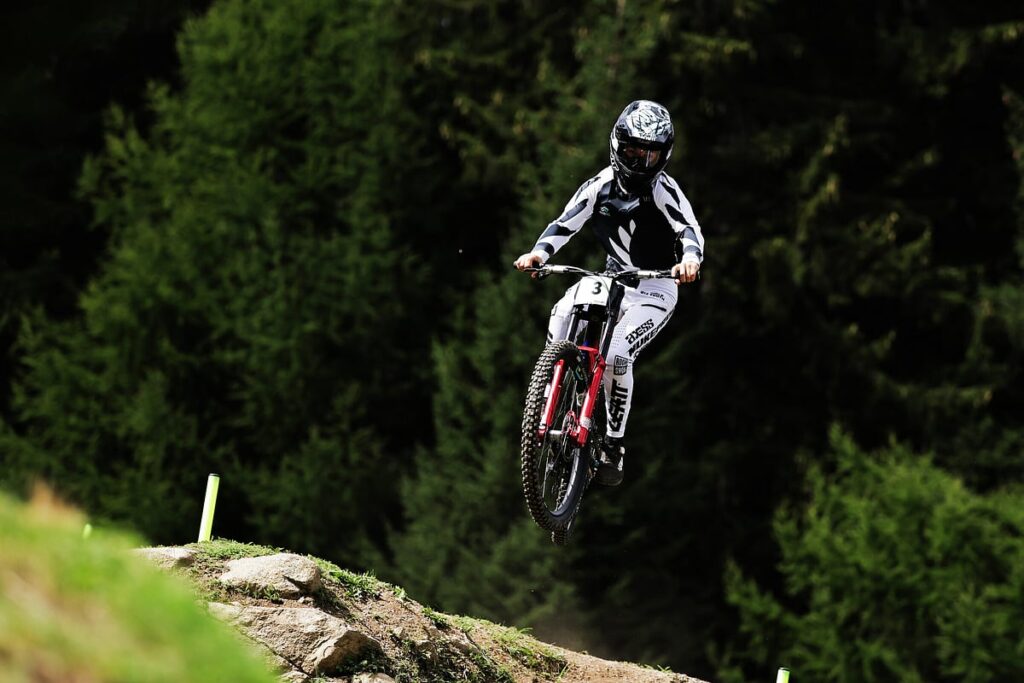 Taranaki rider leads strong Kiwi downhill MTB showings Taranaki rider leads strong Kiwi downhill MTB showings