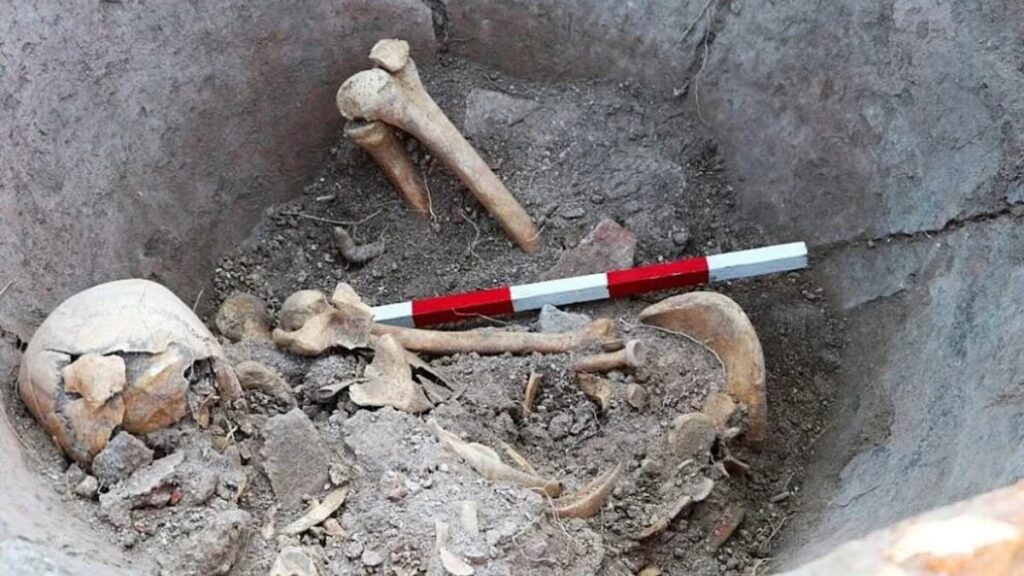 1,600-Year-Old Skeleton Found Hiding Inside Jar With 2 Knives Raises More Questions Than Answers 1,600-Year-Old Skeleton Found Hiding Inside Jar With 2 Knives Raises More Questions Than Answers