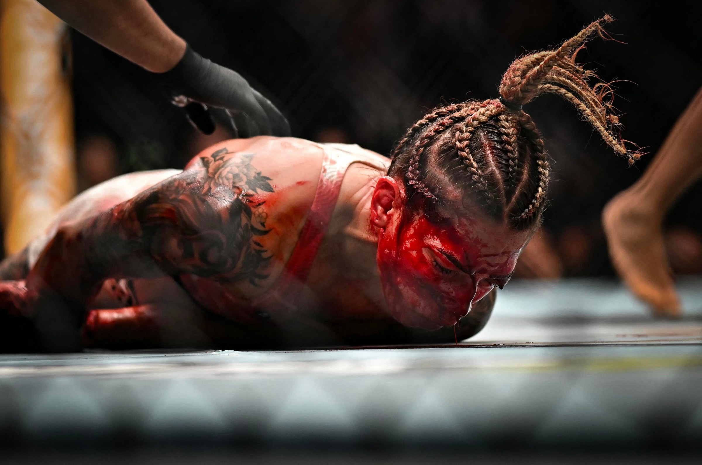 TOPSHOT-MMA-FRA-UFC-ARENA
