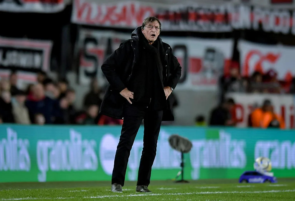 👊 When they screw me over...: Falcioni slams the refereeing