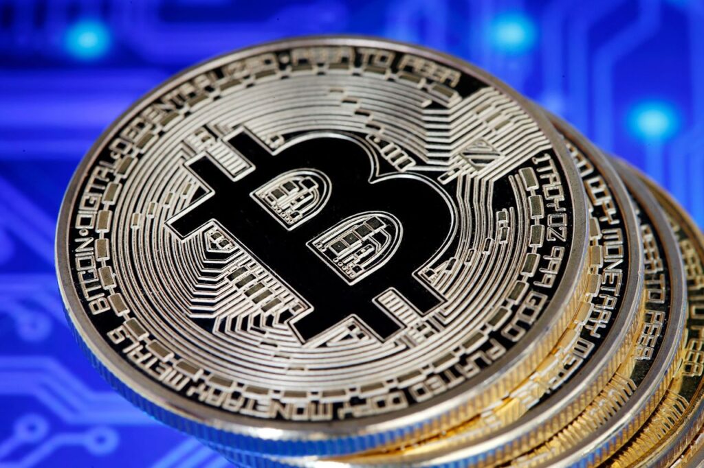 Bitcoin Falls Below $77K Ahead Of Fed Rate Decision – CLARITY Act Vote Could Add Crypto Volatility, Says Analyst DIA